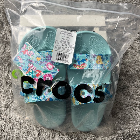 🧜🏻♀️Disney & Vera Bradley Ariel Crocs | Size 7 Brand New in Packaging🧜🏻♀️ - Picture 6 of 12